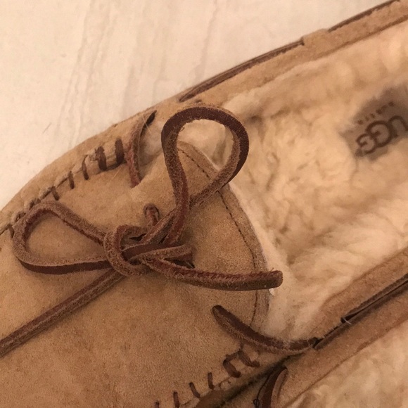 UGG shoes size 8 - Picture 6 of 6